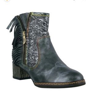 NWOT La Artiste Spring Step Kami Zippered Ankle Boots With Fringe- Brown, SZ 5.5
